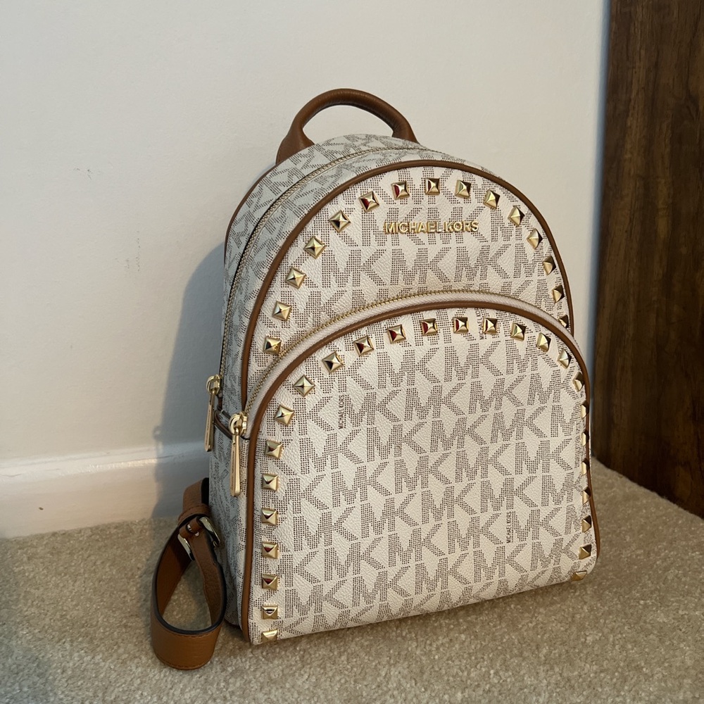 Michael Kors studded backpack - Picture 2 of 3